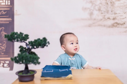 广州代怀试管生子宝宝几个月可以笑出声